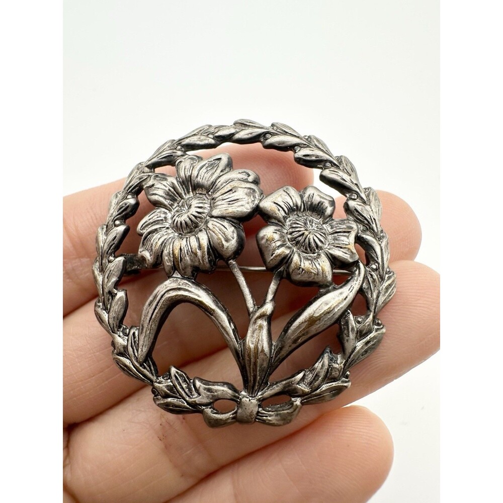 Vintage Silver Flower Pin Brooch Round